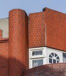 Ontbrekende dakrandtegels en dubieus metselwerk.
              <br/>
              Marcel Westhoff, okt. 2020